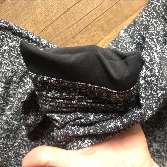 • LULULEMON • - Picture 3 of 3